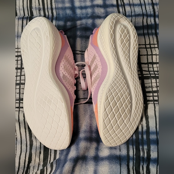 Women's Adidas Bounce - Picture 4 of 5